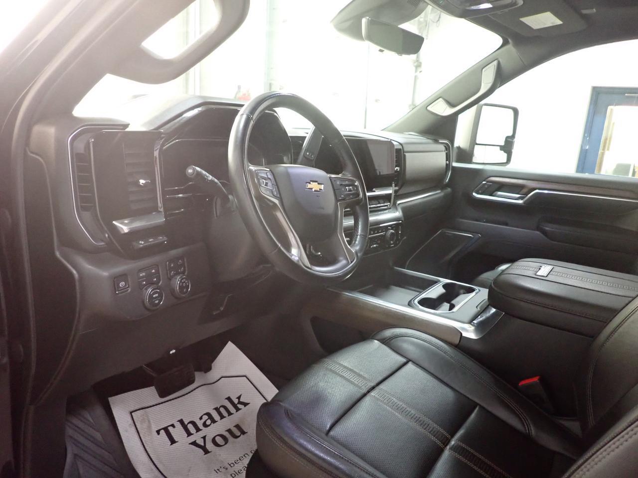 2024 Chevrolet Silverado 2500HD High Country 4WD CREW CAB LEATHER SUNROOF *DIESEL* Listowel ON