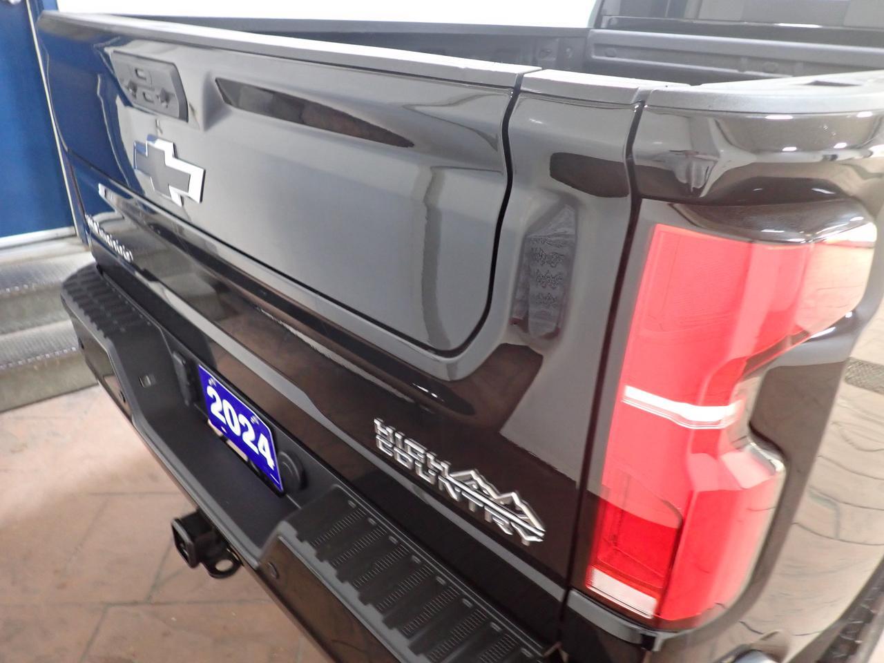 2024 Chevrolet Silverado 2500HD High Country 4WD CREW CAB LEATHER SUNROOF *DIESEL* Listowel ON