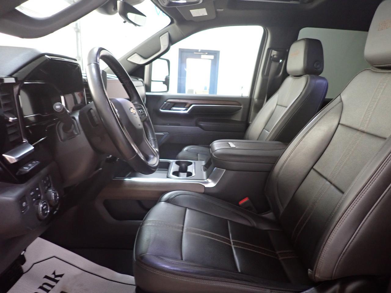 2024 Chevrolet Silverado 2500HD High Country 4WD CREW CAB LEATHER SUNROOF *DIESEL* Listowel ON