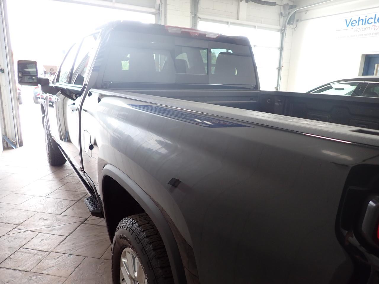 2024 Chevrolet Silverado 2500HD High Country 4WD CREW CAB LEATHER SUNROOF Listowel ON
