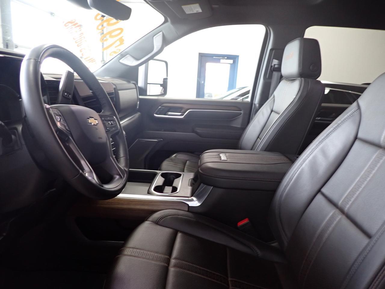 2024 Chevrolet Silverado 2500HD High Country 4WD CREW CAB LEATHER SUNROOF Listowel ON