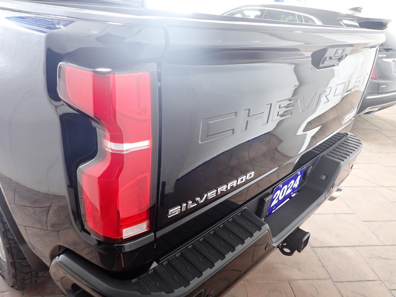2024 Chevrolet Silverado 2500HD High Country 4WD CREW CAB LEATHER SUNROOF Listowel ON