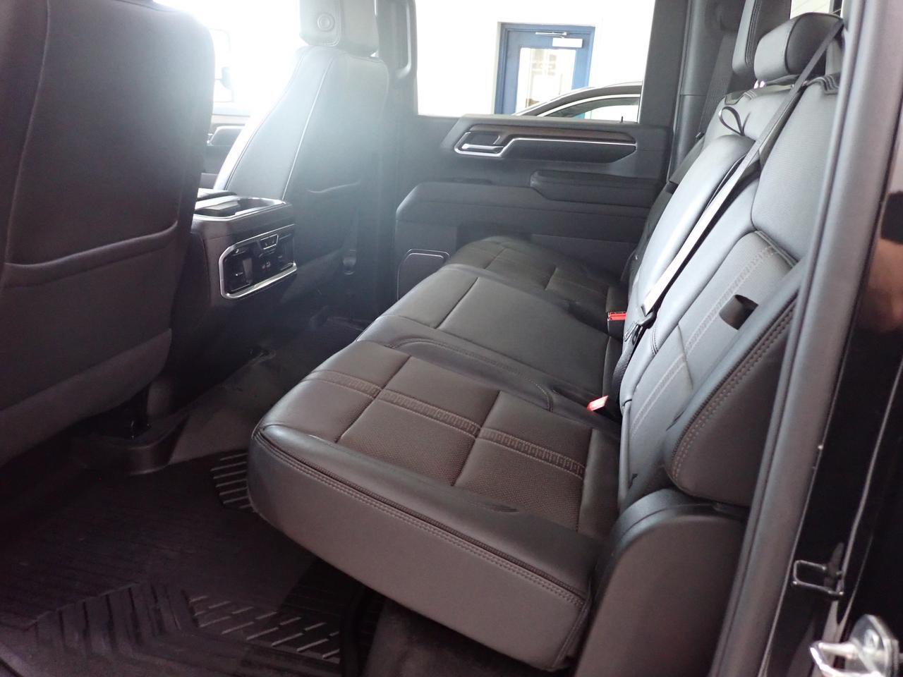 2024 Chevrolet Silverado 2500HD High Country 4WD CREW CAB LEATHER SUNROOF Listowel ON