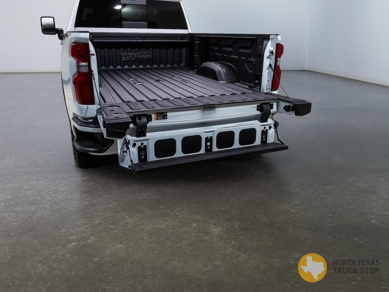 2024 Chevrolet Silverado 2500HD High Country 6.6L L8T V8 Engine 4x4 Mansfield TX