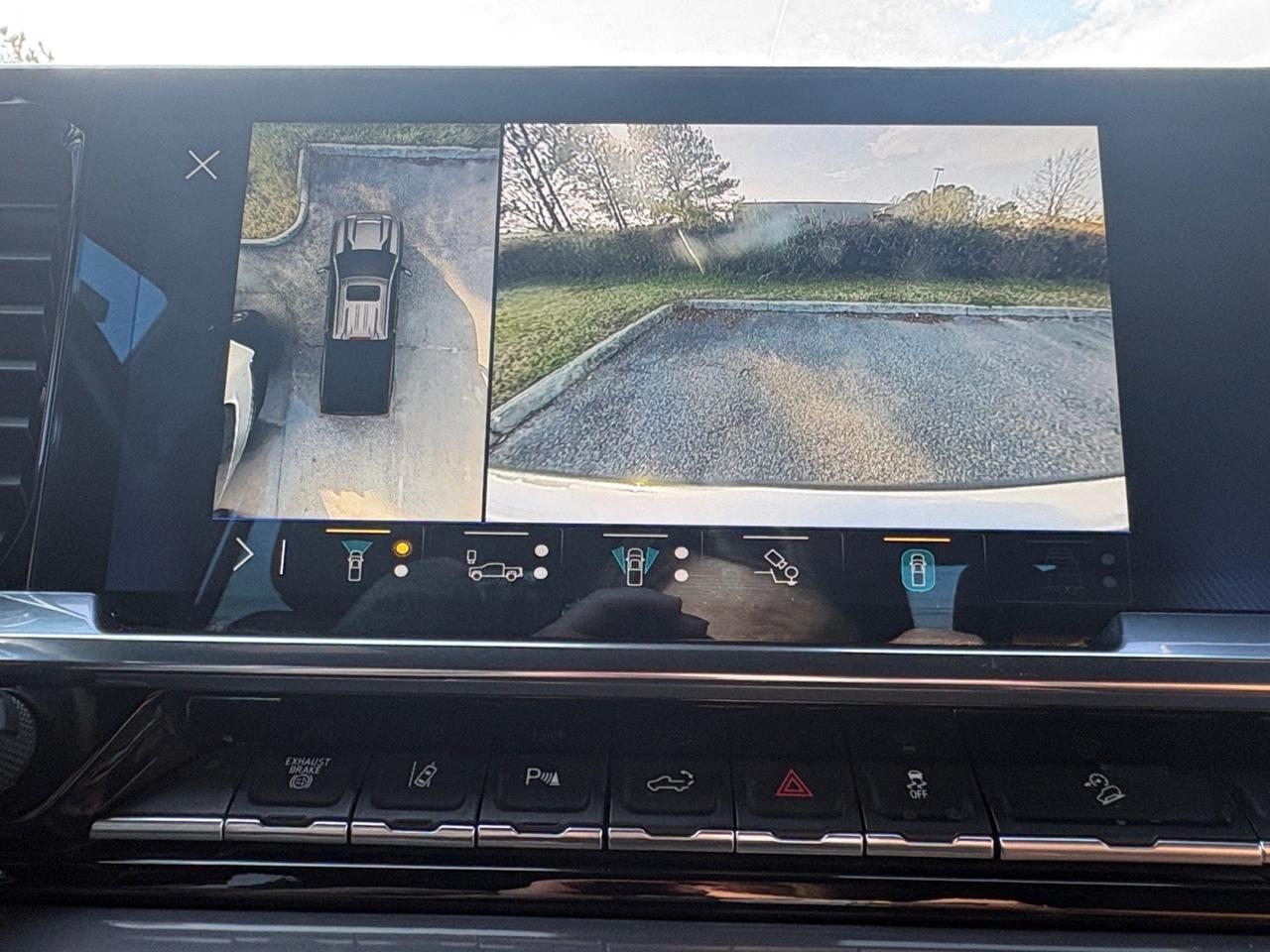 2024 Chevrolet Silverado 2500HD High Country, POWER RUNNING BOARDS, GOOSENECK/5TH WHEEL TOW PACKAGE, POWER TAILGATE, HEADS-UP DISPLAY, 360 BACKUP CAMERA, BED VIEW CAMERA, HEATED & COOLING SEATS, SUNROOF, ONLY 1 OWNER, CLEAN CARFAX, DRIVE ON THE HIGH ROAD! Virginia Beach VA