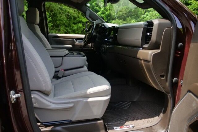 2024 Chevrolet Silverado 2500HD LT 4X4 / Convenience Package / Heat Package! High Point NC