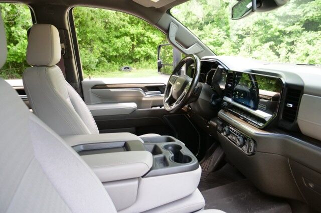 2024 Chevrolet Silverado 2500HD LT 4X4 / Convenience Package / Heat Package! High Point NC