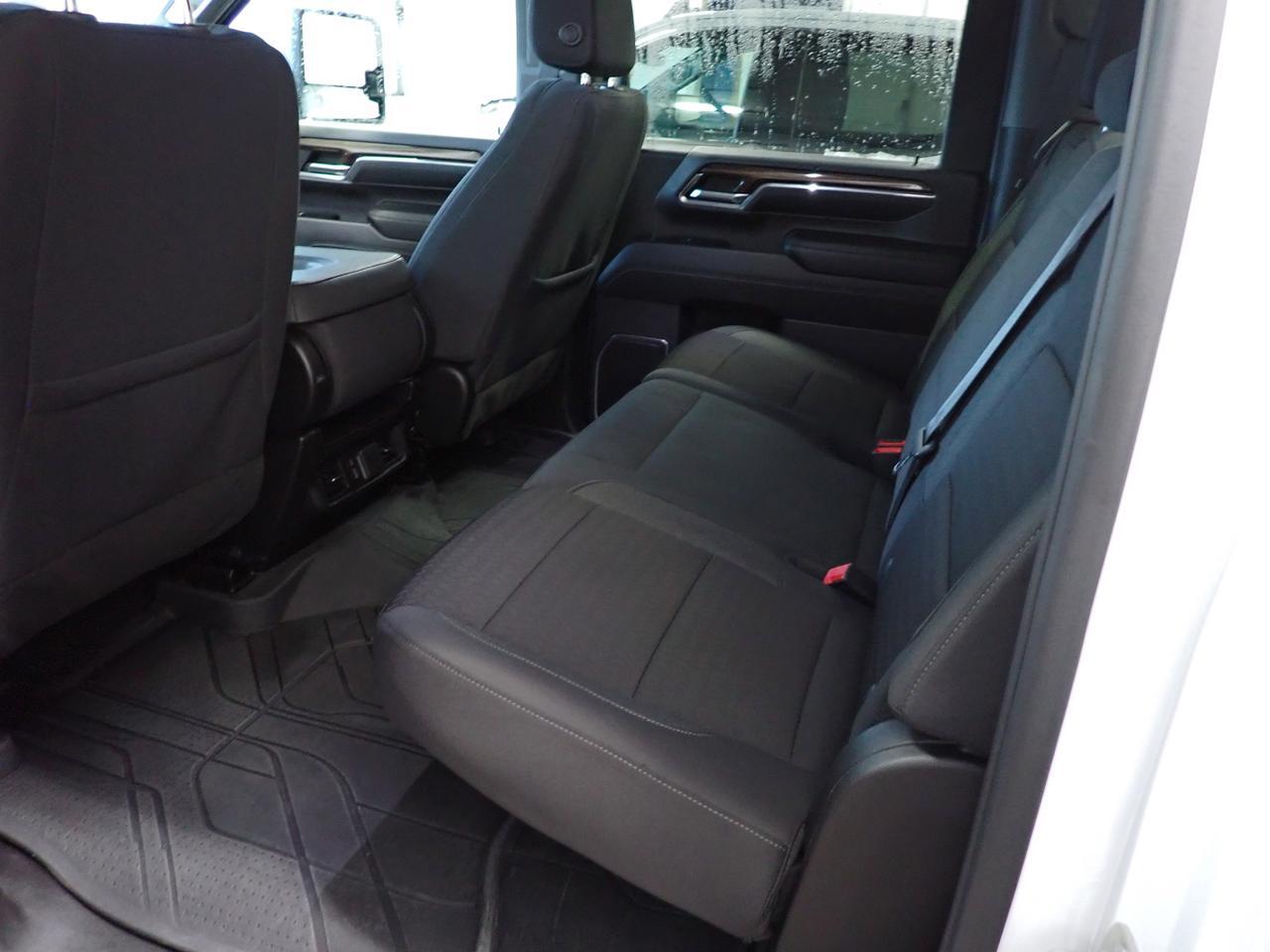 2024 Chevrolet Silverado 2500HD LT CREW CAB 4WD 6'8 BOX Listowel ON