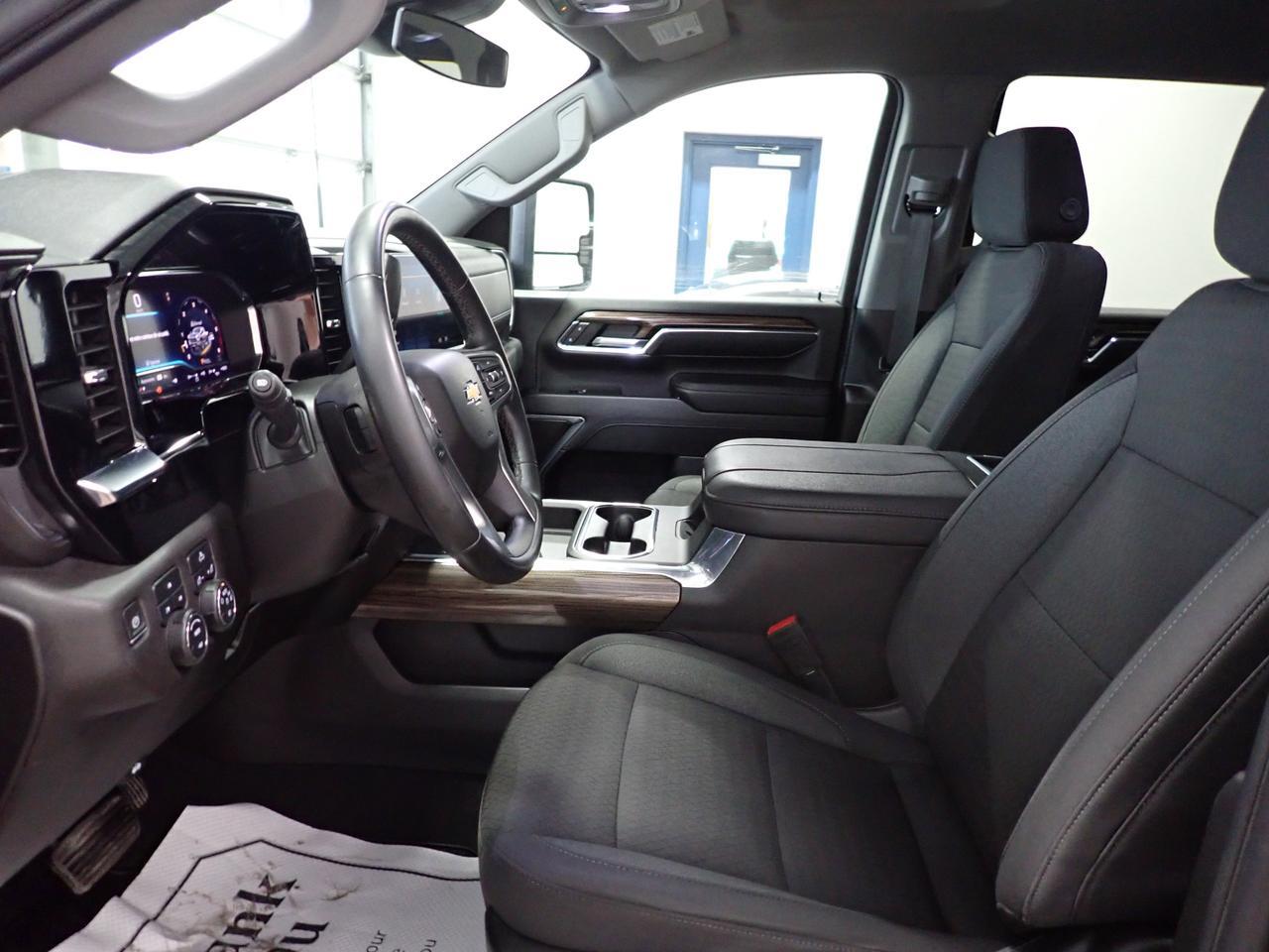 2024 Chevrolet Silverado 2500HD LT CREW CAB 4WD *DIESEL* LEATHER NAVI Listowel ON