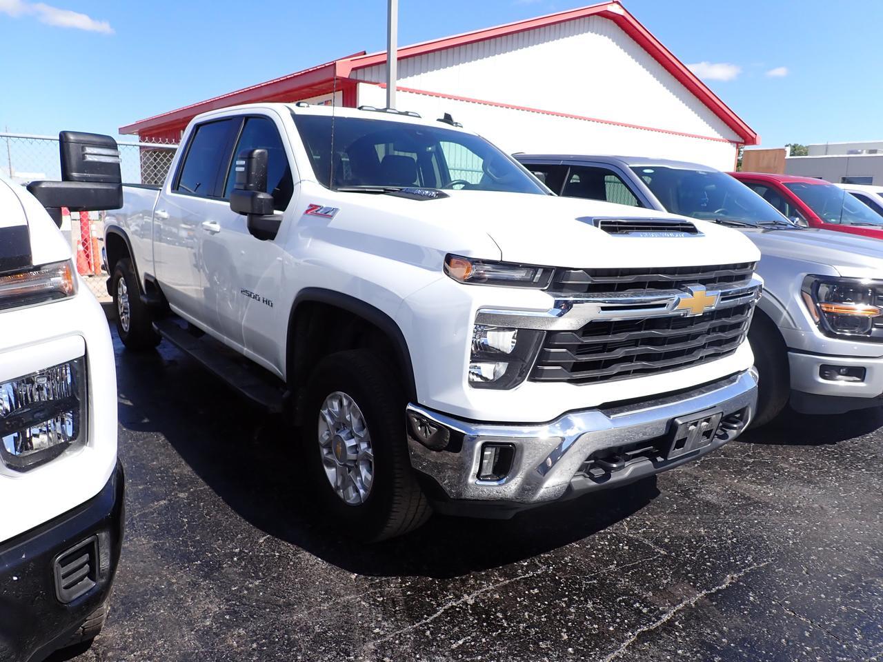 2024 Chevrolet Silverado 2500HD LT CREW CAB 4WD *DIESEL*