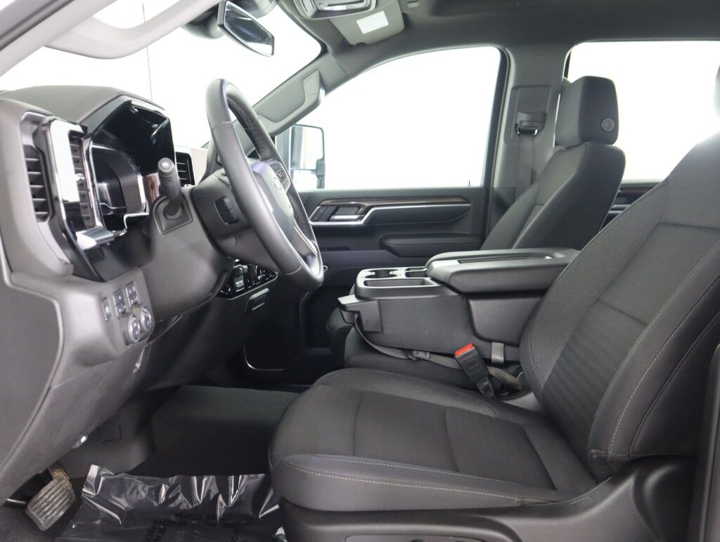 2024 Chevrolet Silverado 2500HD LT Duramax 6.6 Turbo-Diesel Crew Cab 159 LT 4WD Maumee OH