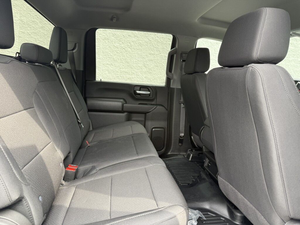 2024 Chevrolet Silverado 3500HD 4WD Crew Cab Chassis Maumee OH