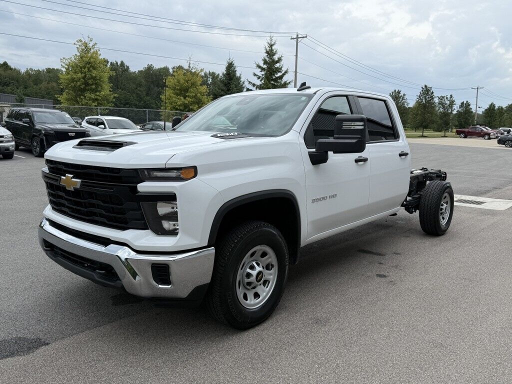 2024 Chevrolet Silverado 3500HD 4WD Crew Cab Chassis Maumee OH