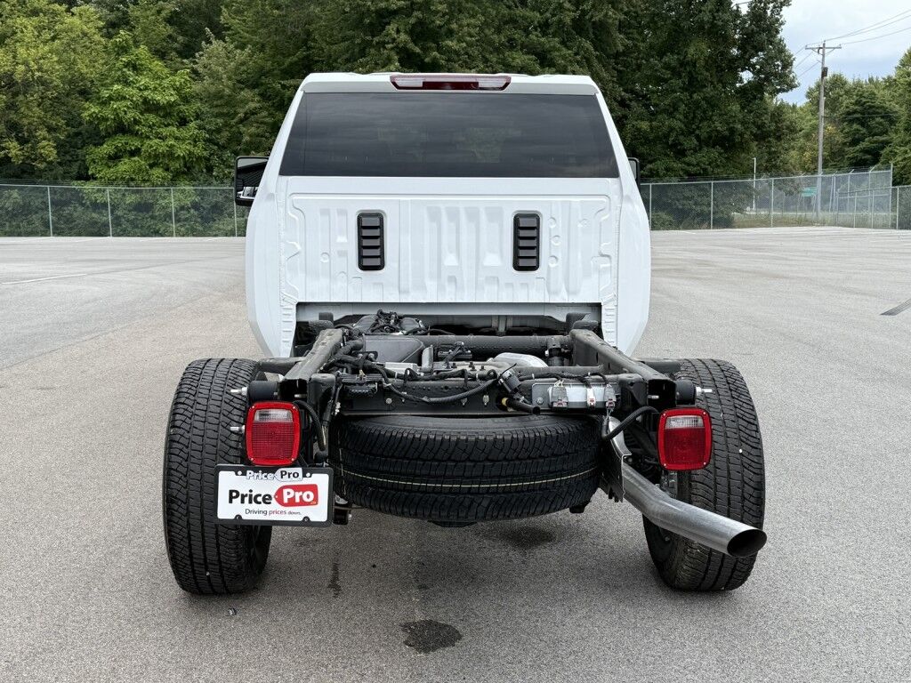 2024 Chevrolet Silverado 3500HD 4WD Crew Cab Chassis Maumee OH