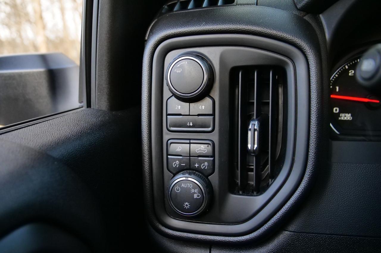 2024 Chevrolet Silverado 3500HD 4X4 / DRW / Norstar Flatbed / Duramax Diesel! Lincolnton NC