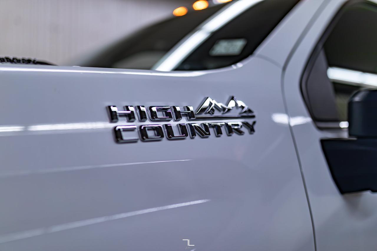 2024 Chevrolet Silverado 3500HD 4x4 Crew Cab High Country Diesel Leather Roof Nav Red Deer AB