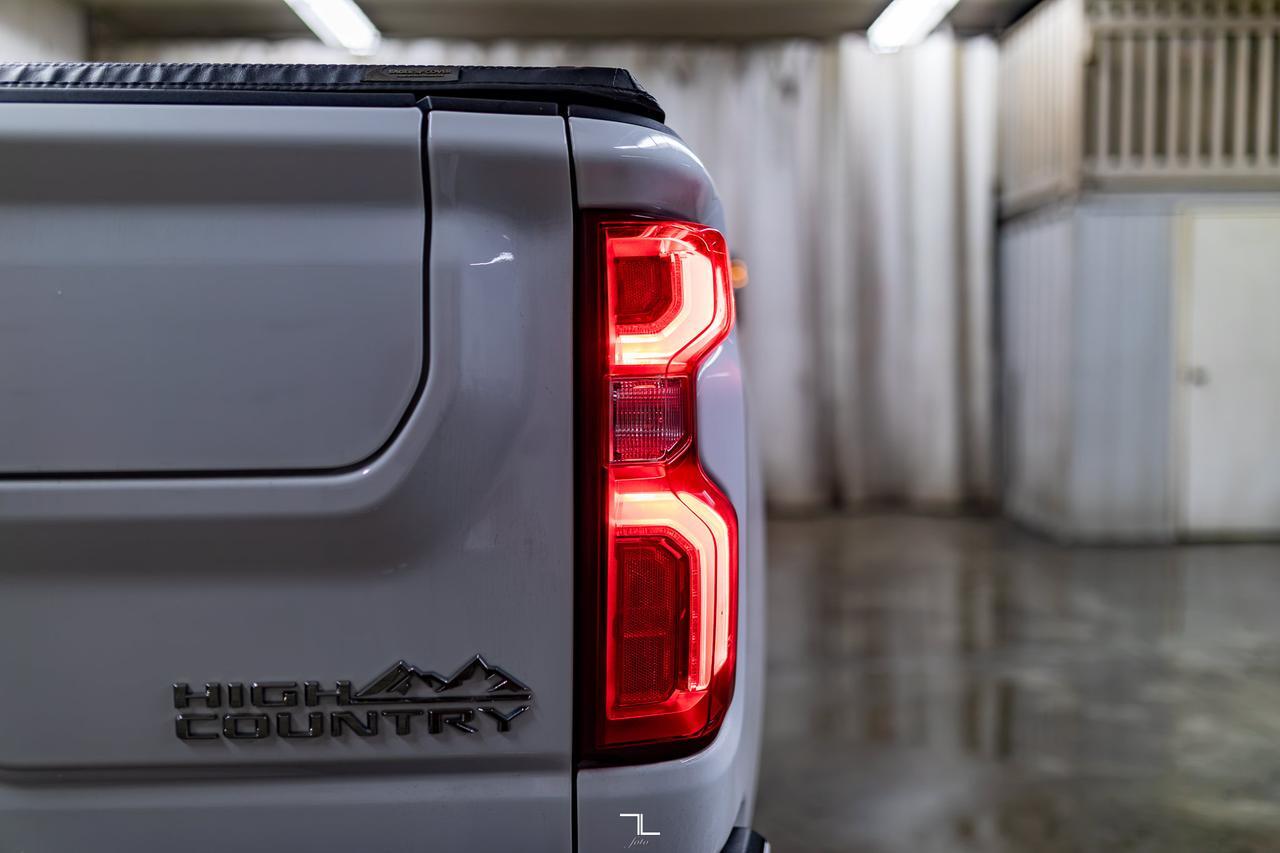 2024 Chevrolet Silverado 3500HD 4x4 Crew Cab High Country Diesel Leather Roof Nav Red Deer AB