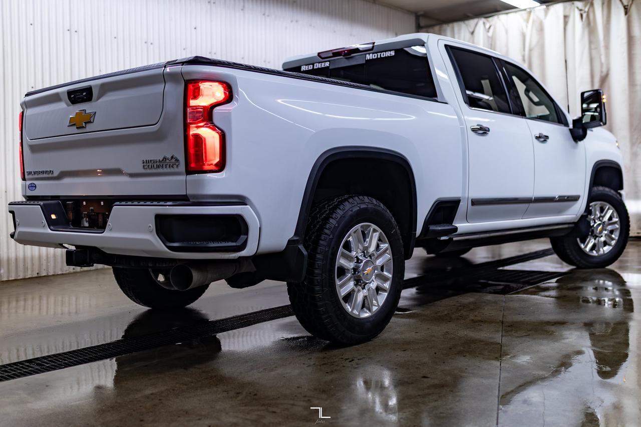 2024 Chevrolet Silverado 3500HD 4x4 Crew Cab High Country Diesel Leather Roof Nav Red Deer AB