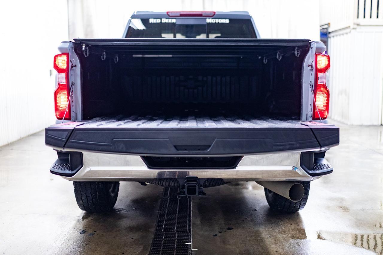 2024 Chevrolet Silverado 3500HD 4x4 Crew Cab LT Diesel Leather Nav BCam Red Deer AB