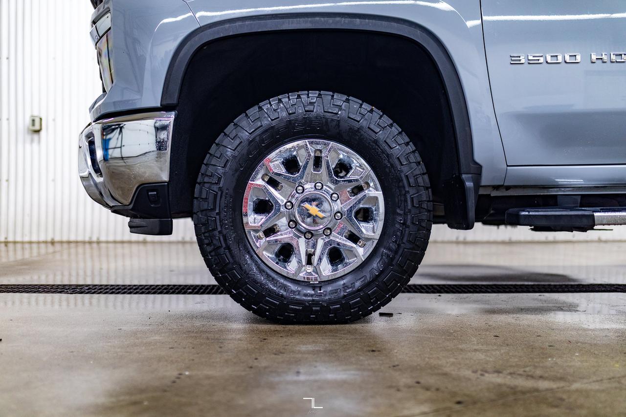 2024 Chevrolet Silverado 3500HD 4x4 Crew Cab LT Diesel Leather Nav BCam Red Deer AB