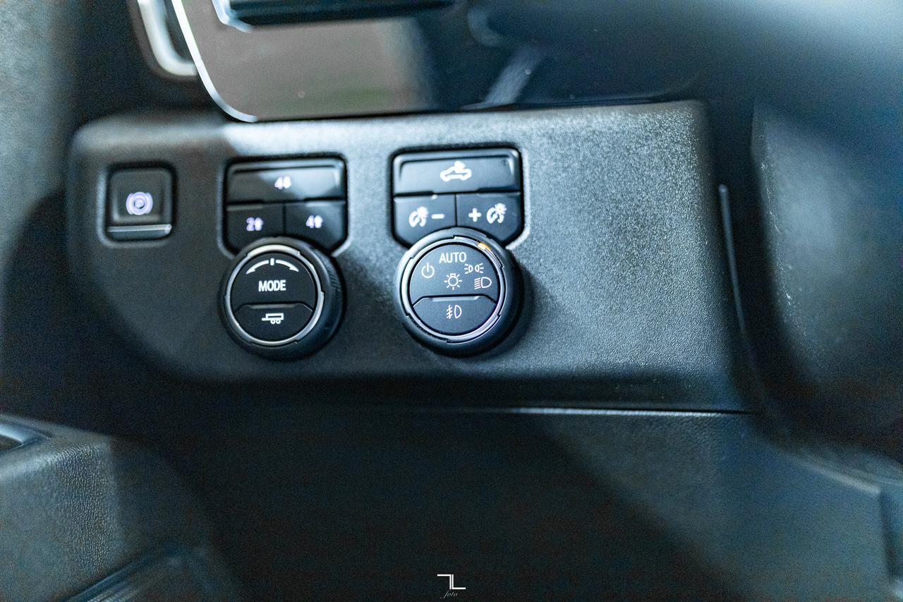 2024 Chevrolet Silverado 3500HD 4x4 Crew Cab LT Diesel Leather Nav BCam Red Deer AB