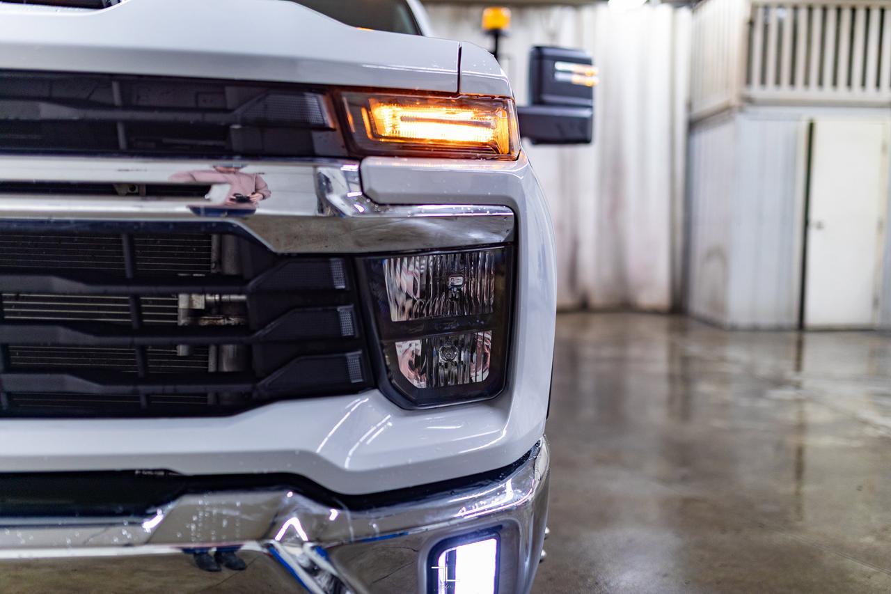 2024 Chevrolet Silverado 3500HD 4x4 Crew Cab LT Dually Deck Diesel BCam Red Deer AB