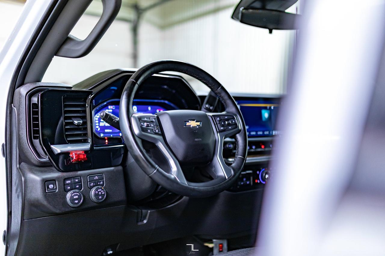 2024 Chevrolet Silverado 3500HD 4x4 Crew Cab LT Dually Deck Diesel BCam Red Deer AB