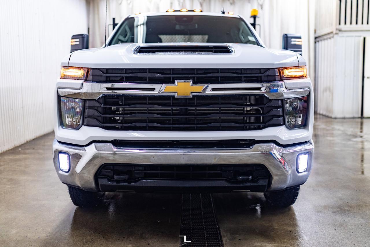 2024 Chevrolet Silverado 3500HD 4x4 Crew Cab LT Dually Deck Diesel BCam Red Deer AB