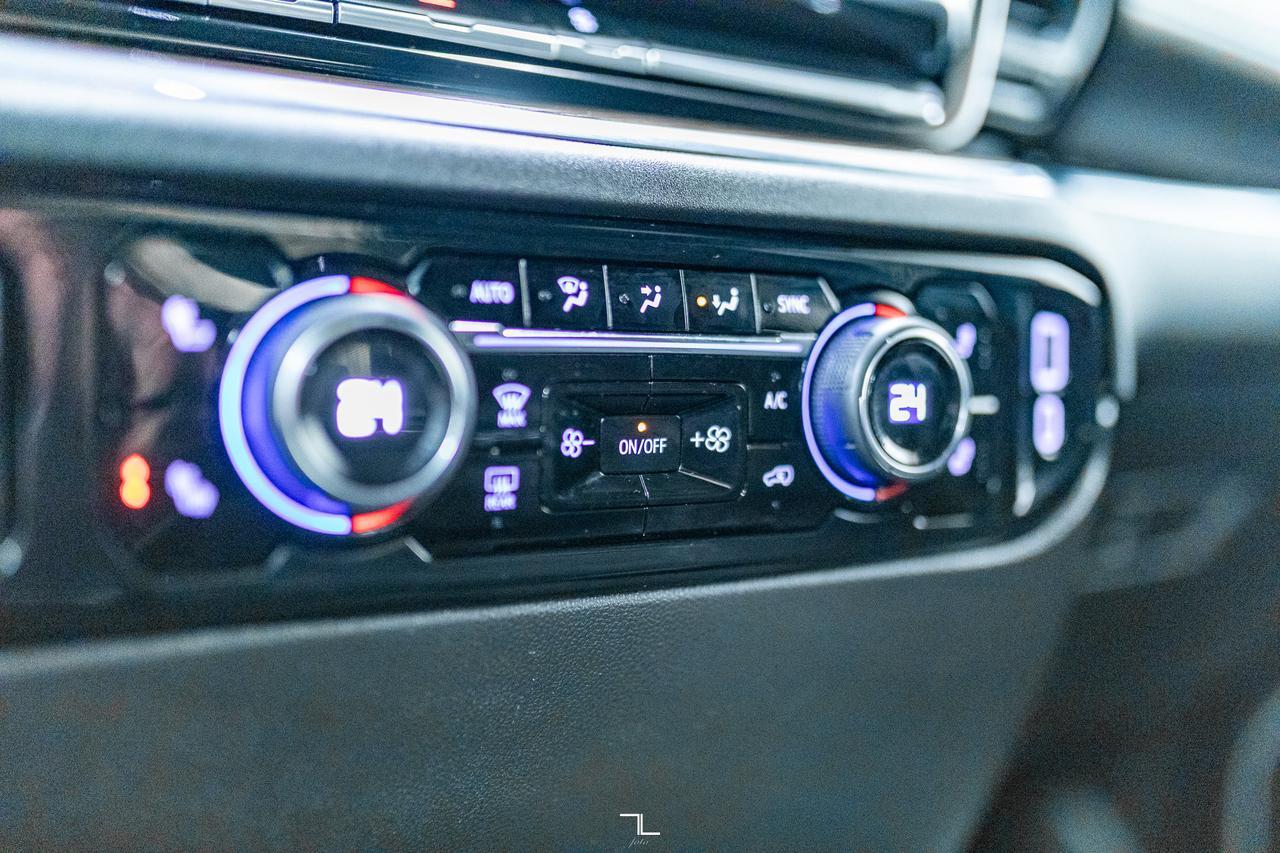 2024 Chevrolet Silverado 3500HD 4x4 Crew Cab LT Dually Deck Diesel BCam Red Deer AB