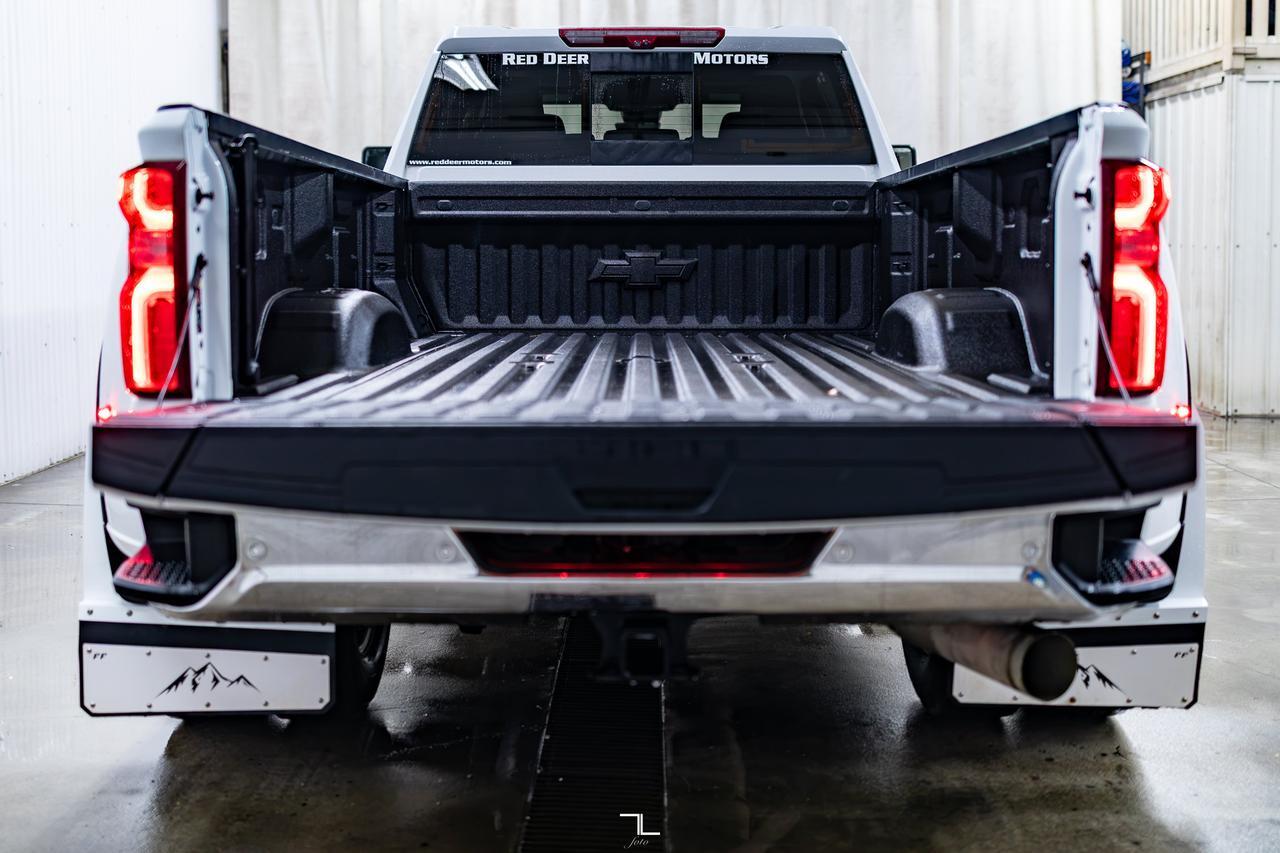 2024 Chevrolet Silverado 3500HD 4x4 Crew Cab LT Dually Diesel Nav BCam Red Deer AB