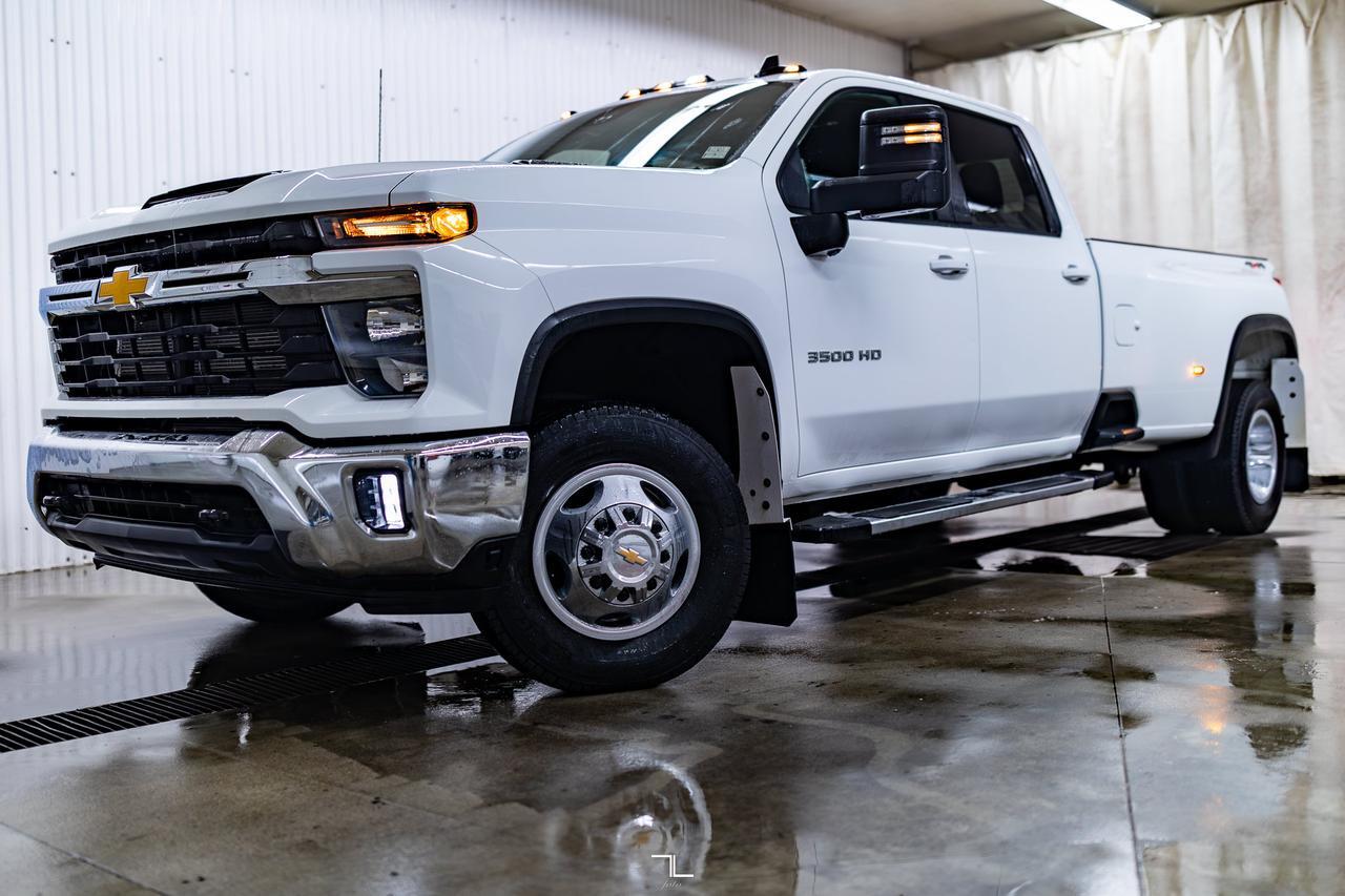 2024 Chevrolet Silverado 3500HD 4x4 Crew Cab LT Dually Diesel Nav BCam Red Deer AB
