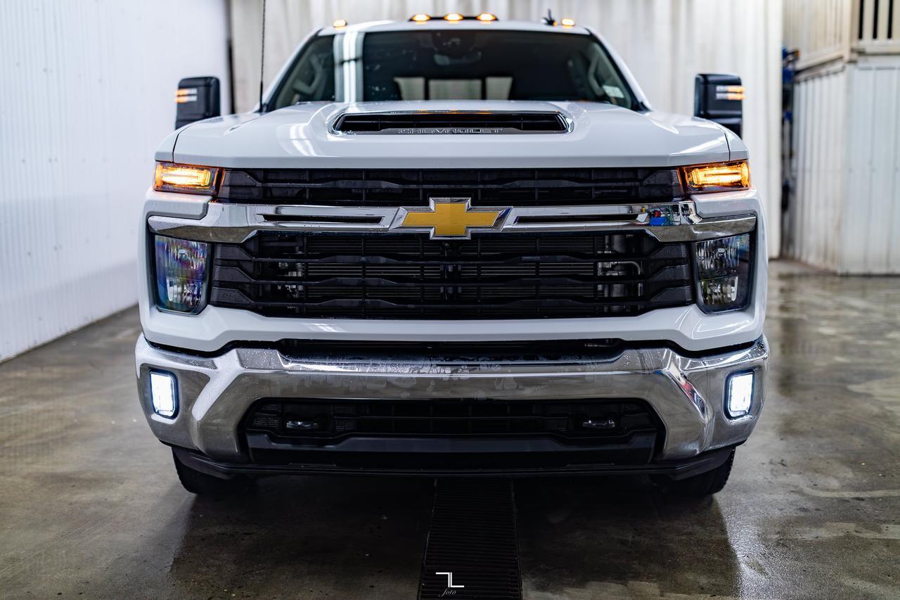 2024 Chevrolet Silverado 3500HD 4x4 Crew Cab LT Dually Diesel Nav BCam Red Deer AB
