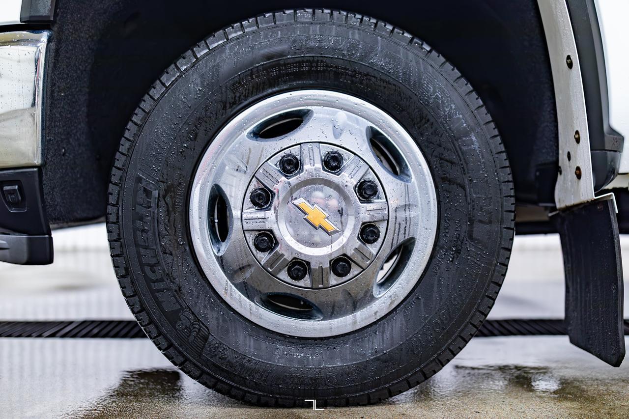 2024 Chevrolet Silverado 3500HD 4x4 Crew Cab LT Dually Diesel Nav BCam Red Deer AB