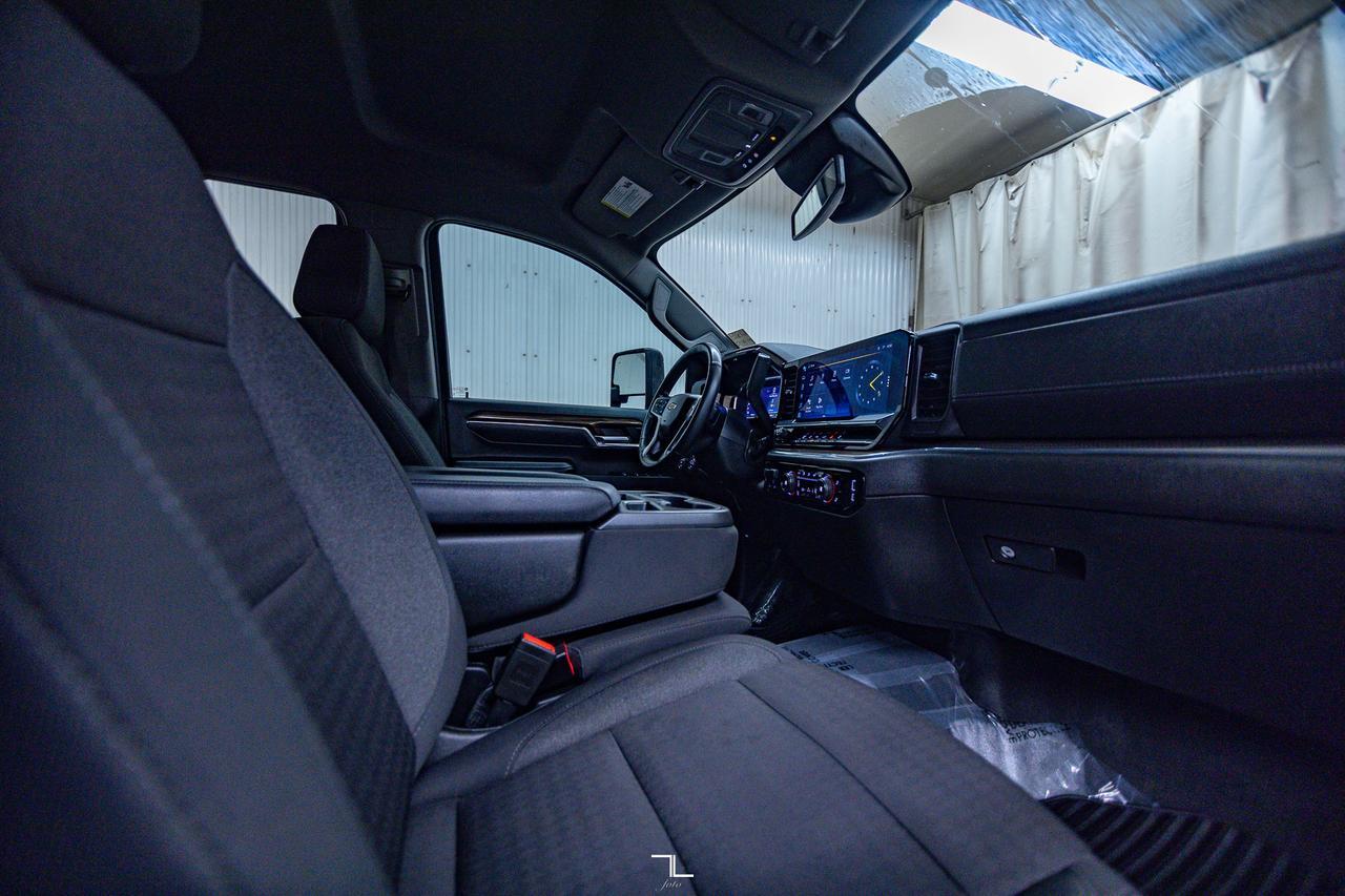 2024 Chevrolet Silverado 3500HD 4x4 Crew Cab LT Dually Diesel PSeat BCam Red Deer AB