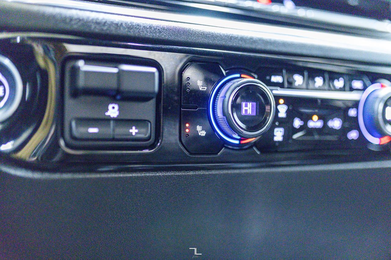 2024 Chevrolet Silverado 3500HD 4x4 Crew Cab LT Dually Diesel PSeat BCam Red Deer AB