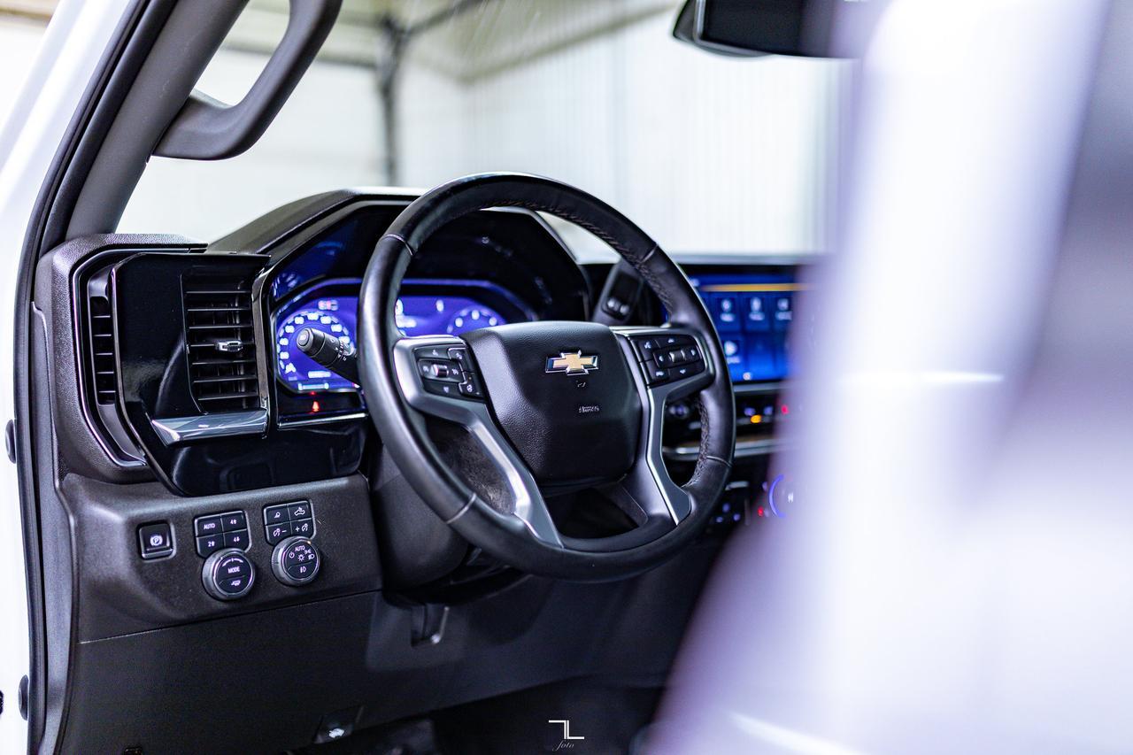 2024 Chevrolet Silverado 3500HD 4x4 Crew Cab LT Dually Diesel PSeat BCam Red Deer AB