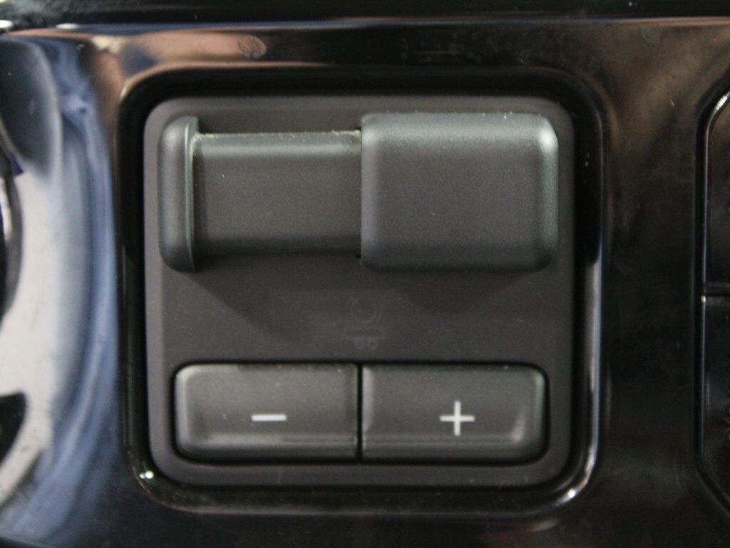 2024 Chevrolet Silverado 3500HD 4x4 Crew Cab LT SRW Fond du Lac WI