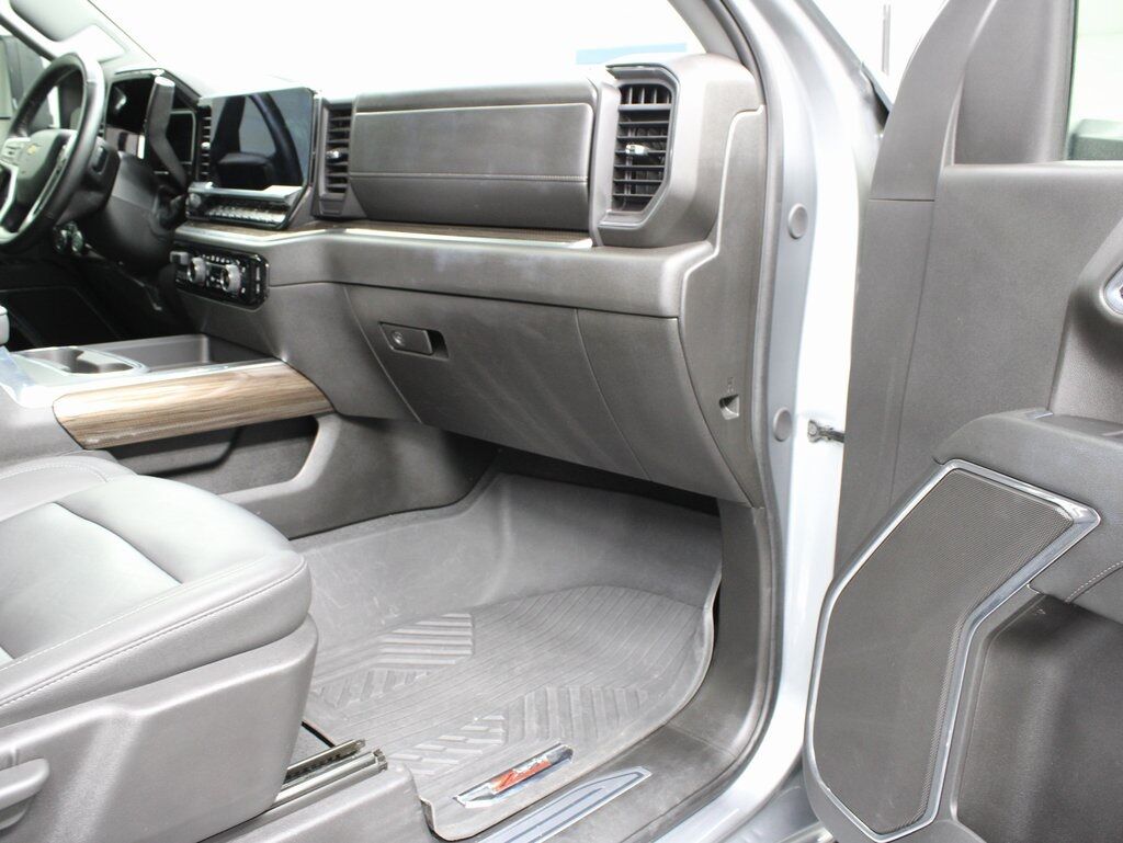 2024 Chevrolet Silverado 3500HD 4x4 Crew Cab LT SRW Fond du Lac WI