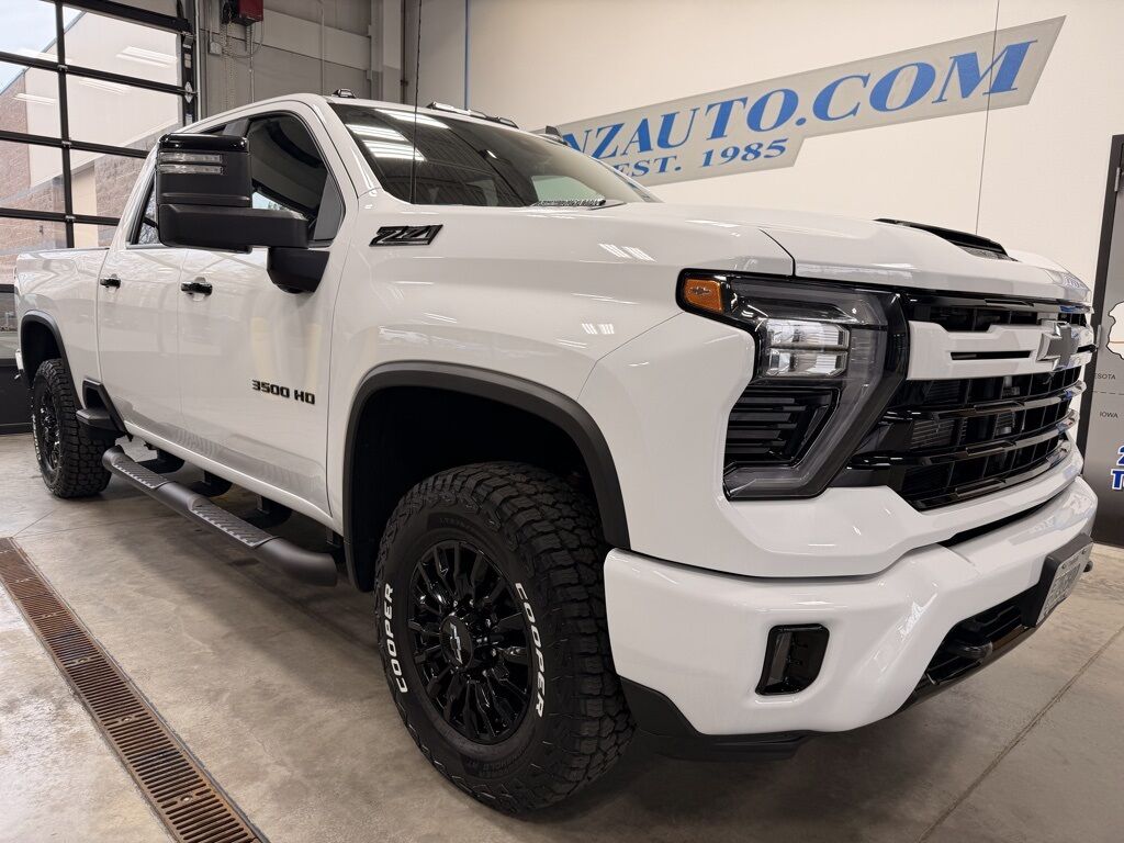 2024 Chevrolet Silverado 3500HD 4x4 Crew Cab LT SRW