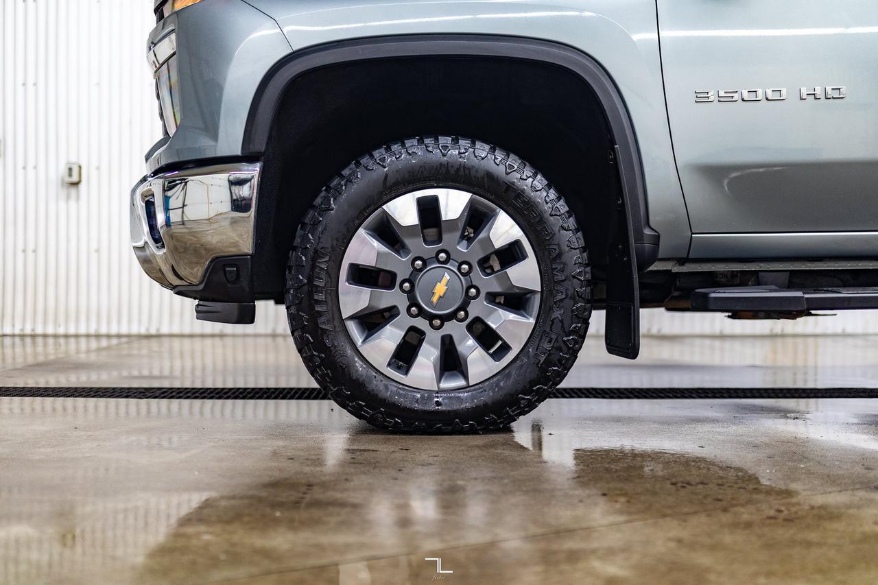 2024 Chevrolet Silverado 3500HD 4x4 Crew Cab LT Z71 Diesel Leather Nav BCam Red Deer AB
