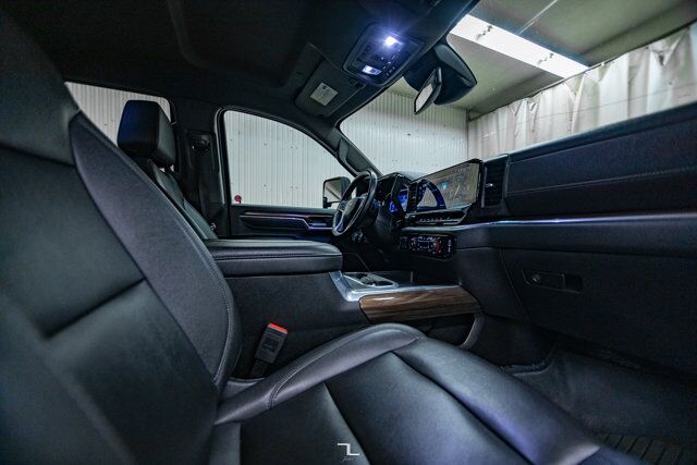 2024 Chevrolet Silverado 3500HD 4x4 Crew Cab LT Z71 Diesel Leather Nav BCam Red Deer AB