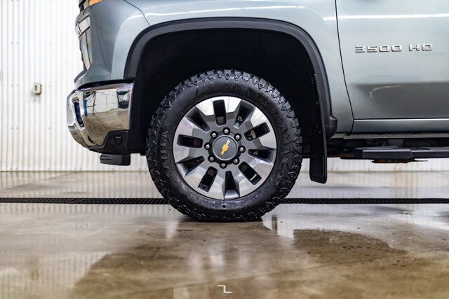 2024 Chevrolet Silverado 3500HD 4x4 Crew Cab LT Z71 Diesel Leather Nav BCam Red Deer AB