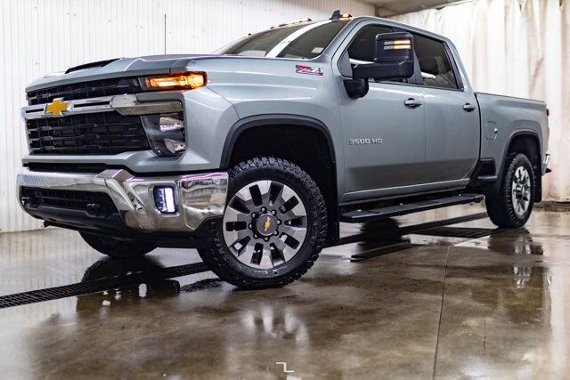 2024 Chevrolet Silverado 3500HD 4x4 Crew Cab LT Z71 Diesel Leather Nav BCam Red Deer AB
