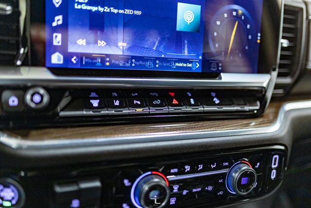 2024 Chevrolet Silverado 3500HD 4x4 Crew Cab LT Z71 Diesel Leather Nav BCam Red Deer AB