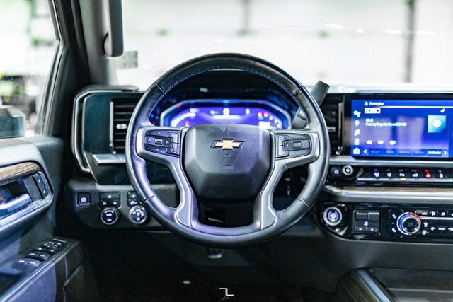 2024 Chevrolet Silverado 3500HD 4x4 Crew Cab LT Z71 Diesel Leather Nav BCam Red Deer AB