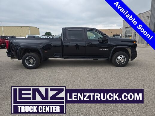 2024_Chevrolet_Silverado 3500HD_4x4 Crew Cab Work Truck DRW_ Fond du Lac WI