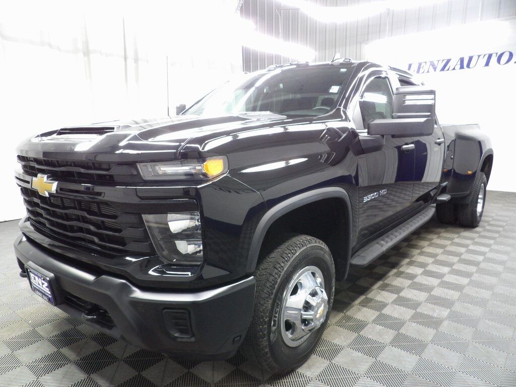 2024 Chevrolet Silverado 3500HD 4x4 Crew Cab Work Truck DRW Fond du Lac WI
