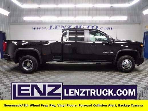 2024_Chevrolet_Silverado 3500HD_4x4 Crew Cab Work Truck DRW_ Fond du Lac WI
