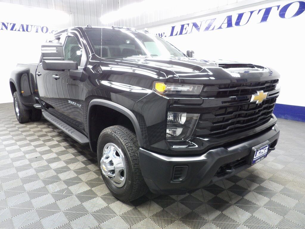 2024 Chevrolet Silverado 3500HD 4x4 Crew Cab Work Truck DRW Fond du Lac WI