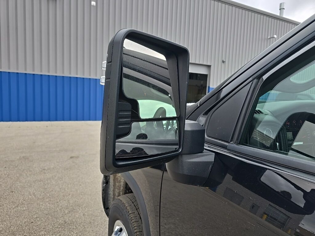 2024 Chevrolet Silverado 3500HD 4x4 Crew Cab Work Truck DRW Fond du Lac WI